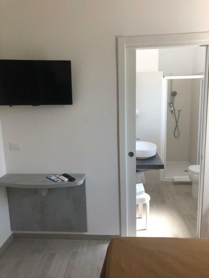 Arianna Hotel มารินา ดิ เปียตราซันตา ภายนอก รูปภาพ